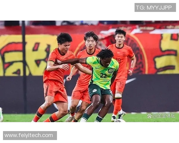 足球明星激烈争执现场曝光引发热议球迷反应不一 足球明星激烈争执现场曝光引发热议球迷反应不一